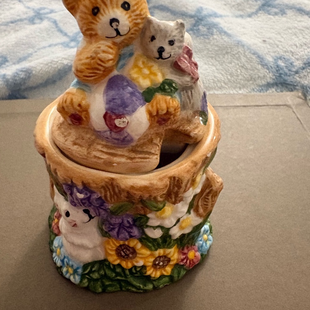 Vintage 1996 teddy bear mercuries